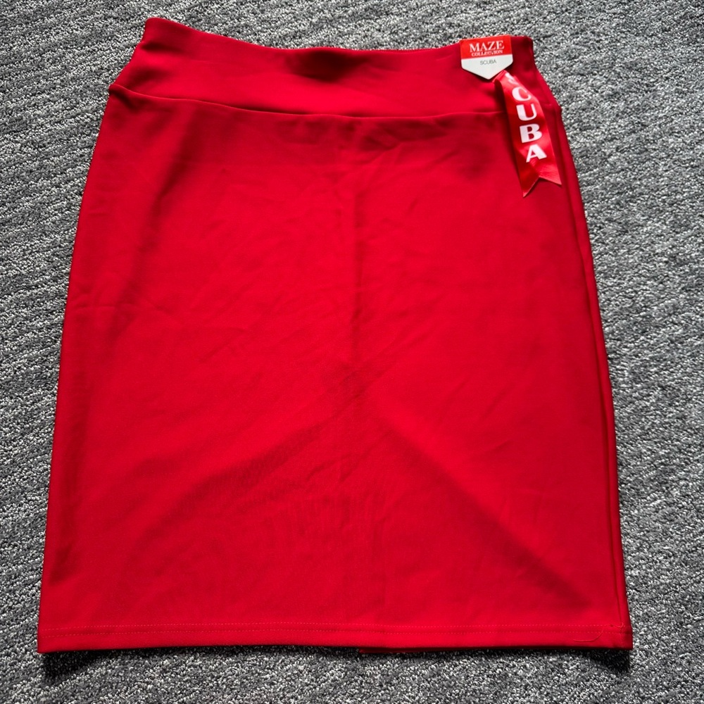 Maze Collection Red Scuba Pencil Skirt NWT Business Workwear Fitted Tailored